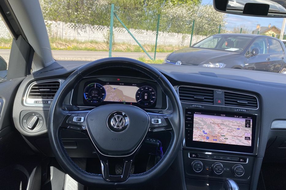 Продам Volkswagen e-Golf 35.8 kWh/136к.с. Круїз,Cockpit 2020 года в Львове