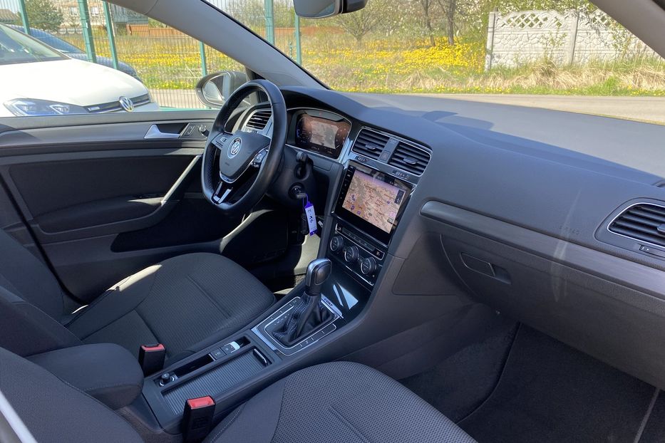 Продам Volkswagen e-Golf 35.8 kWh/136к.с. Круїз,Cockpit 2020 года в Львове