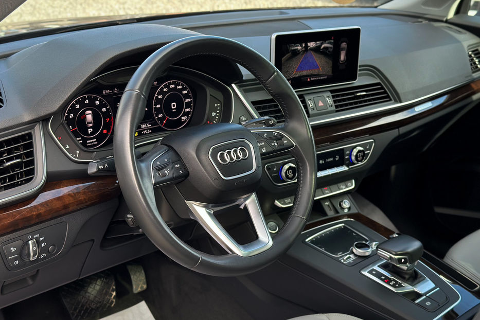 Продам Audi Q5 Premium Plus 2018 года в Черновцах