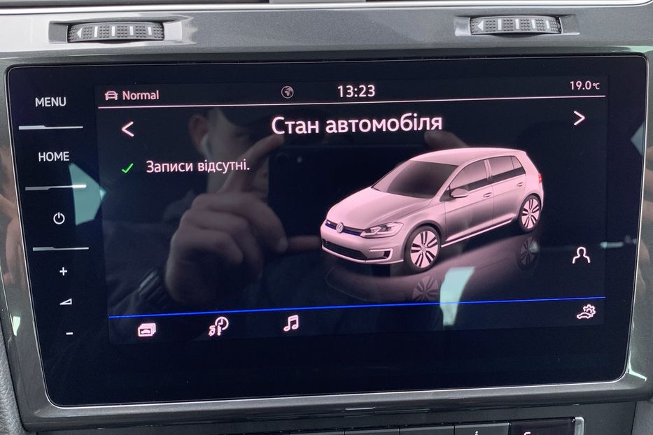 Продам Volkswagen e-Golf Адаптивнийкруїз,Cockpit+Колеса 2020 года в Львове