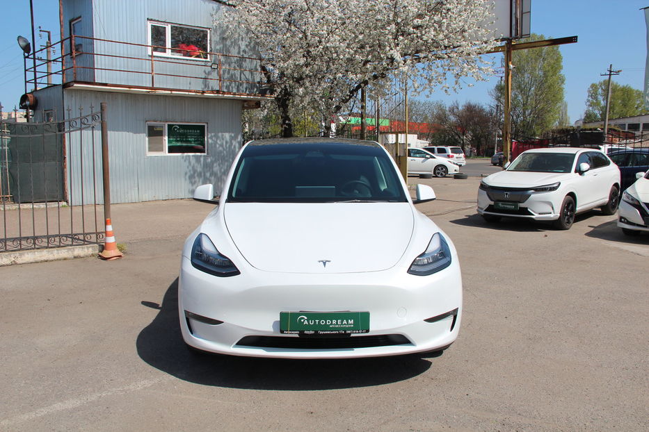 Продам Tesla Model Y Dual Motor 2022 года в Одессе