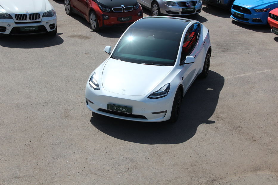 Продам Tesla Model Y Dual Motor 2022 года в Одессе