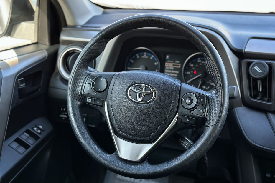 Продам Toyota Rav 4 2017 года в Черновцах
