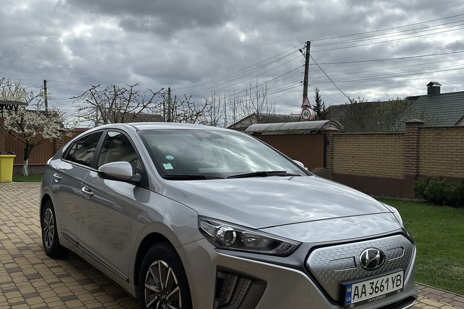 Продам Hyundai Ioniq 39kWH 2021 года в Киеве