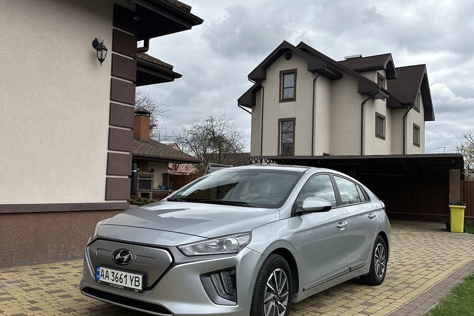 Продам Hyundai Ioniq 39kWH 2021 года в Киеве