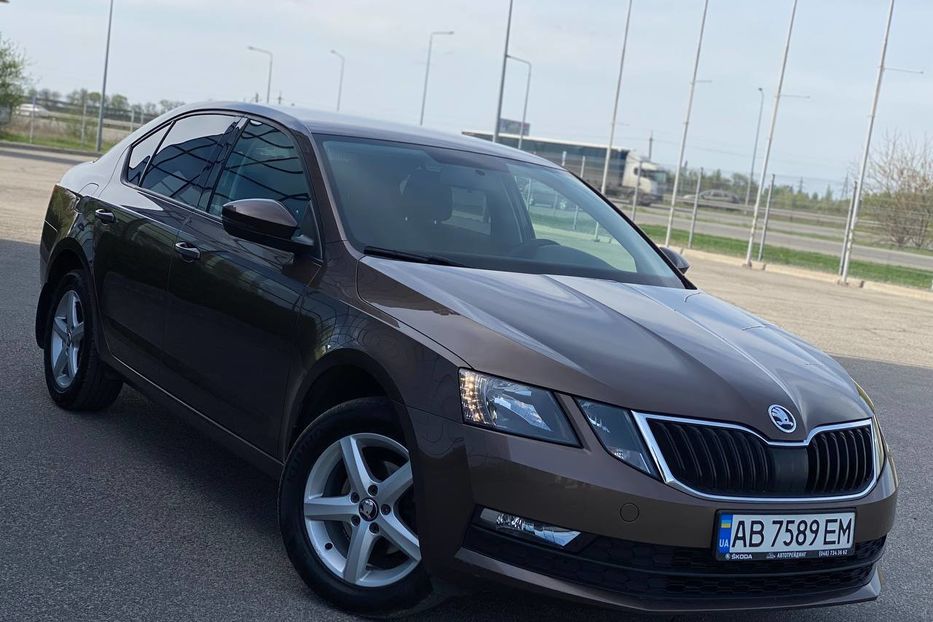 Продам Skoda Octavia A7 Official 2019 года в Днепре