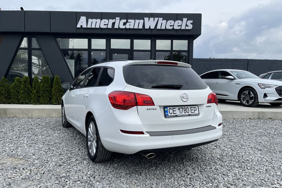 Продам Opel Astra J Turbo 2012 года в Черновцах