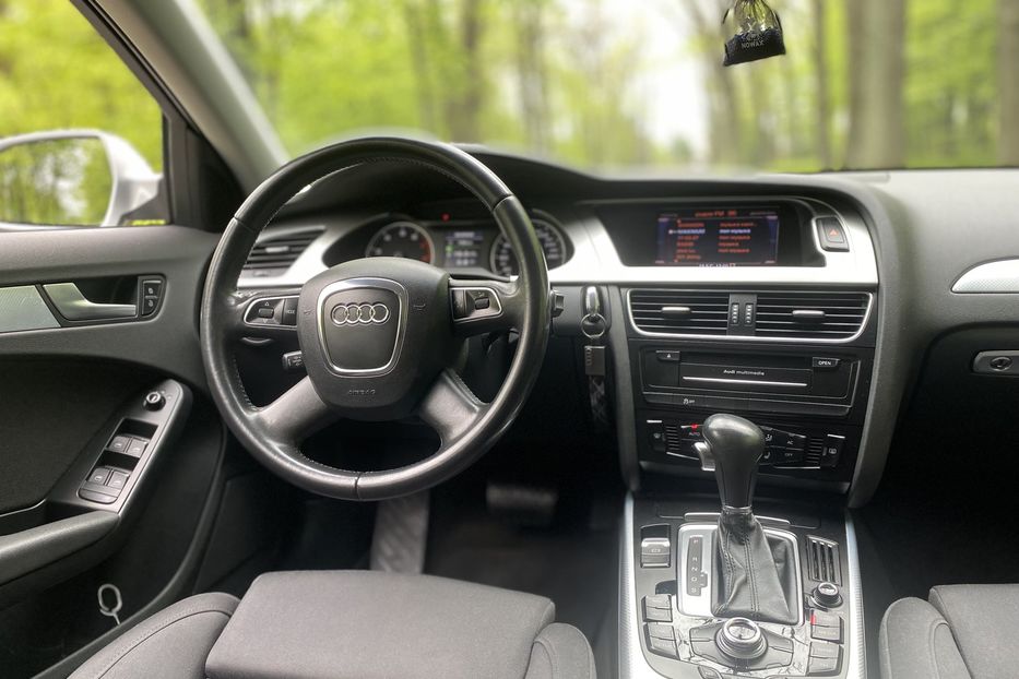 Продам Audi A4 2010 года в Луцке