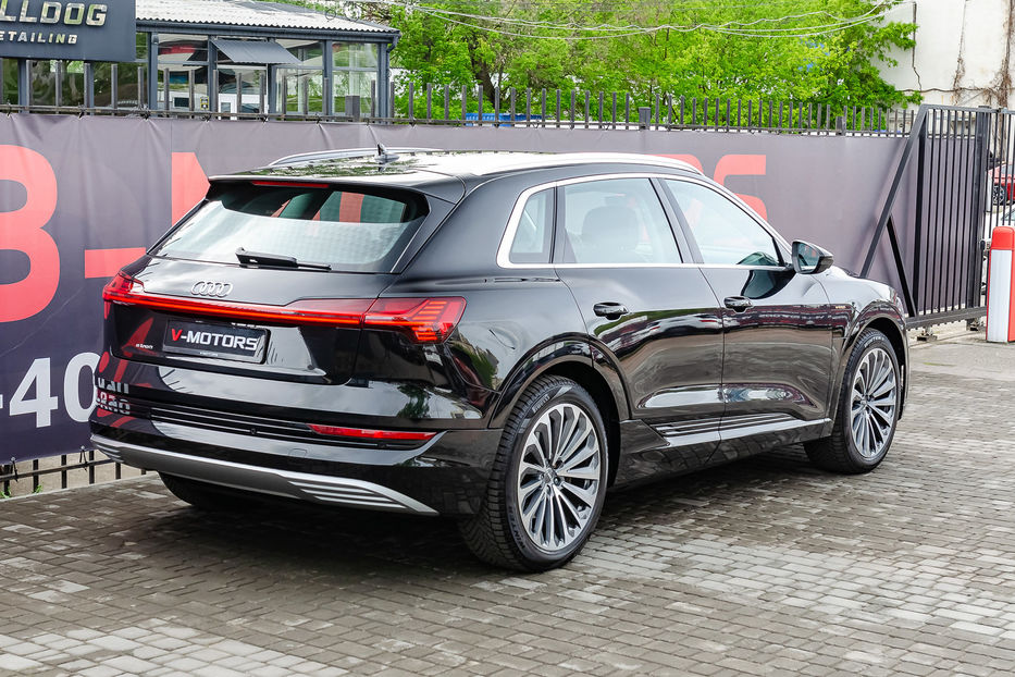 Продам Audi E-Tron 55 QUATTRO 2020 года в Киеве