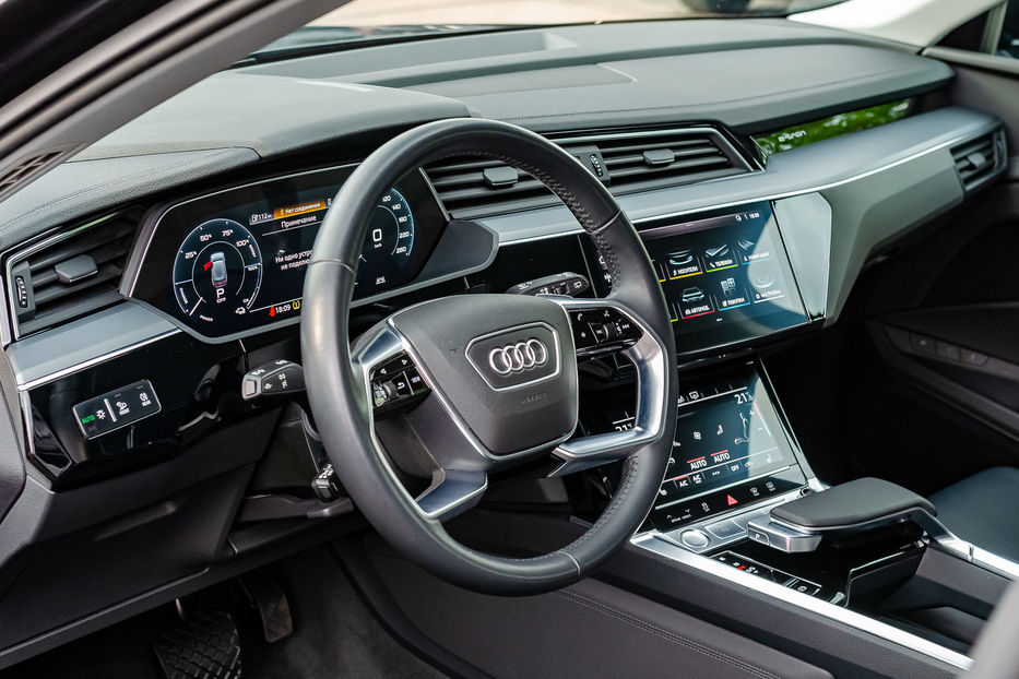 Продам Audi E-Tron 55 QUATTRO 2020 года в Киеве