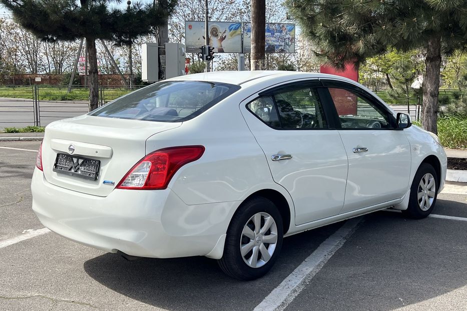 Продам Nissan Versa Automat 2012 года в Одессе