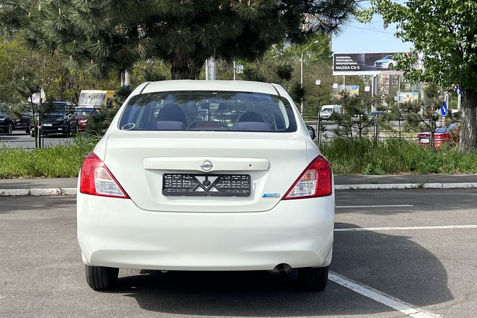 Продам Nissan Versa Automat 2012 года в Одессе