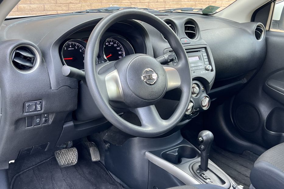 Продам Nissan Versa Automat 2012 года в Одессе