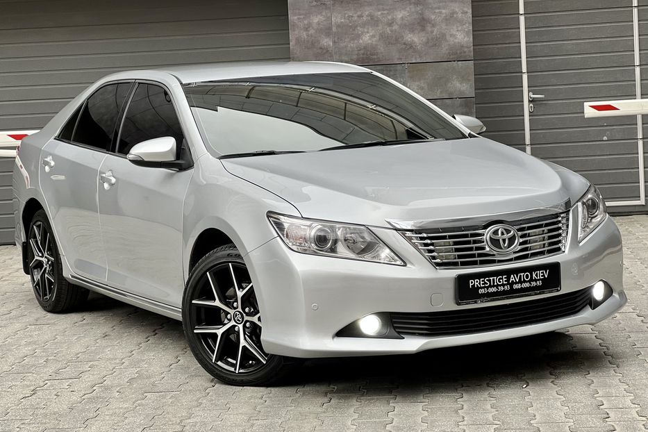 Продам Toyota Camry 2011 года в Киеве