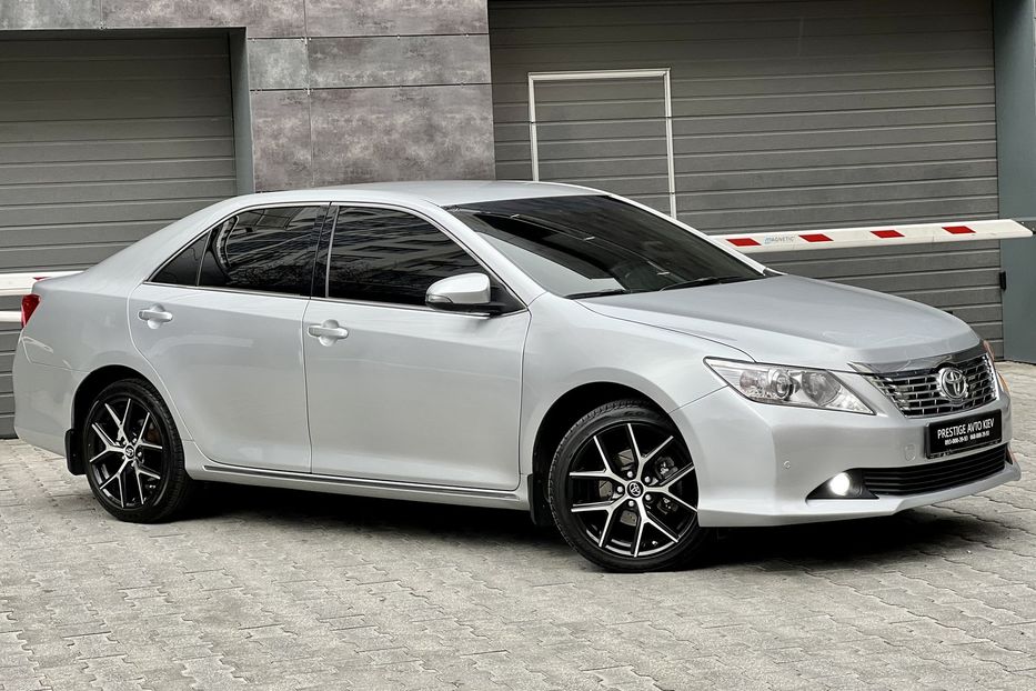 Продам Toyota Camry 2011 года в Киеве