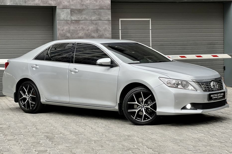 Продам Toyota Camry 2011 года в Киеве