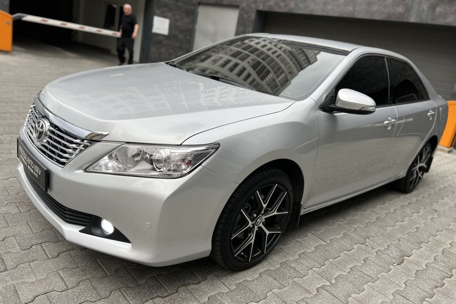 Продам Toyota Camry 2011 года в Киеве