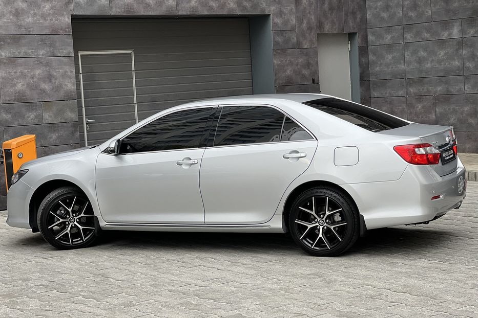 Продам Toyota Camry 2011 года в Киеве