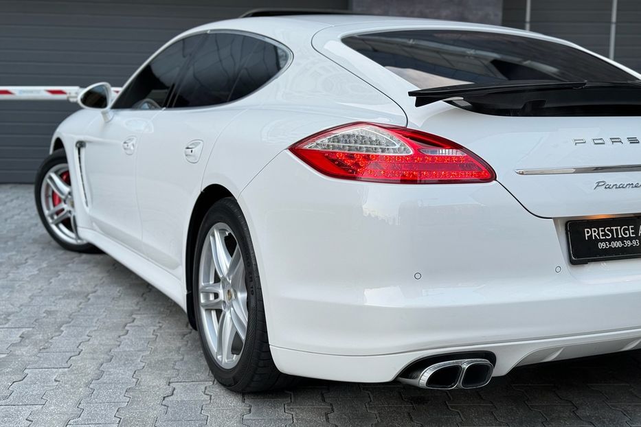 Продам Porsche Panamera TURBO 2011 года в Киеве