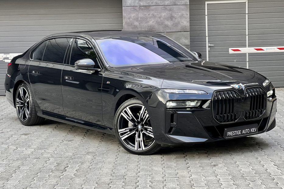 Продам BMW 740 M-Pack 2023 года в Киеве