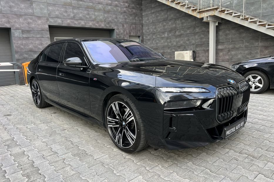 Продам BMW 740 M-Pack 2023 года в Киеве