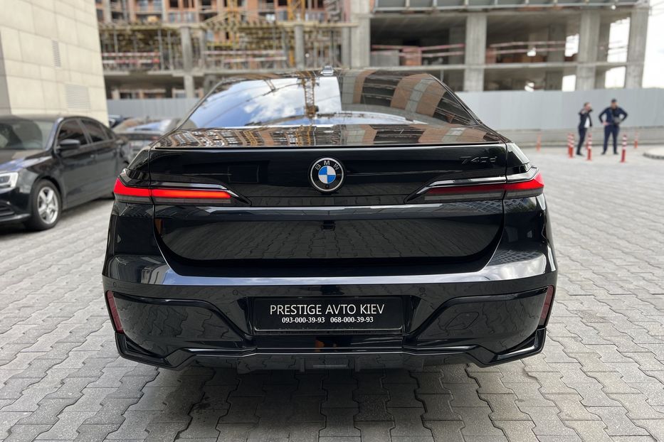 Продам BMW 740 M-Pack 2023 года в Киеве