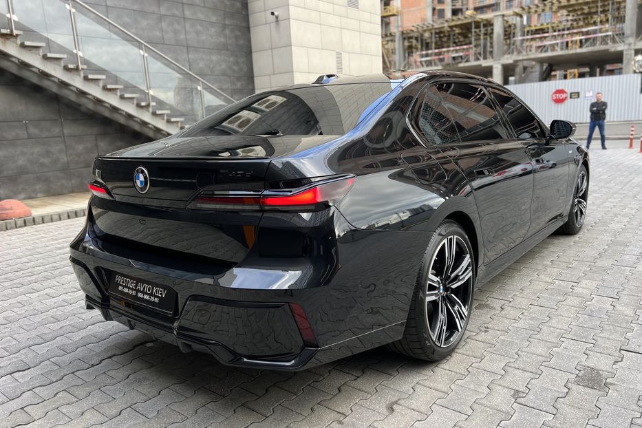 Продам BMW 740 M-Pack 2023 года в Киеве