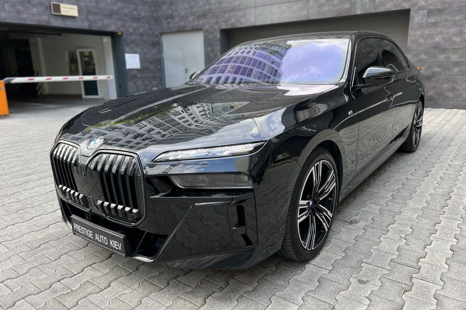 Продам BMW 740 M-Pack 2023 года в Киеве