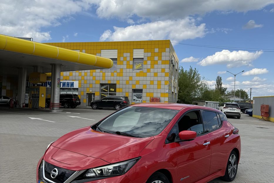 Продам Nissan Leaf 40kWh 2019 года в Киеве