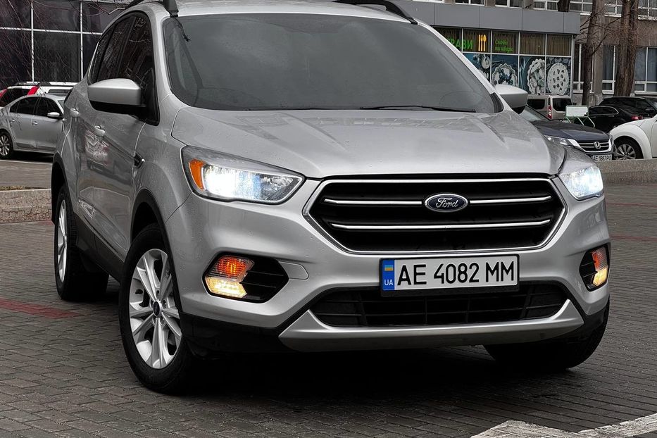 Продам Ford Escape 2018 года в Днепре