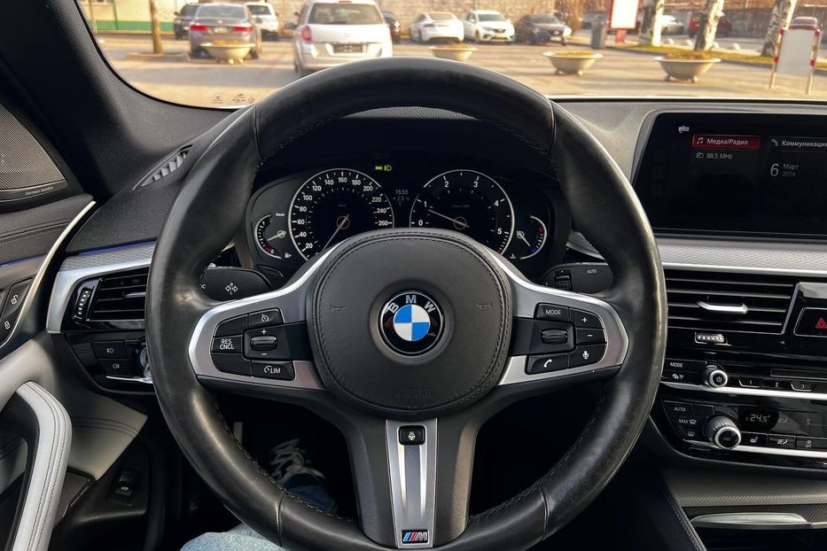 Продам BMW 520 2017 года в Днепре