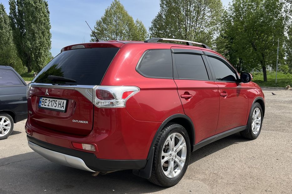 Продам Mitsubishi Outlander 7 мест 2014 года в Николаеве