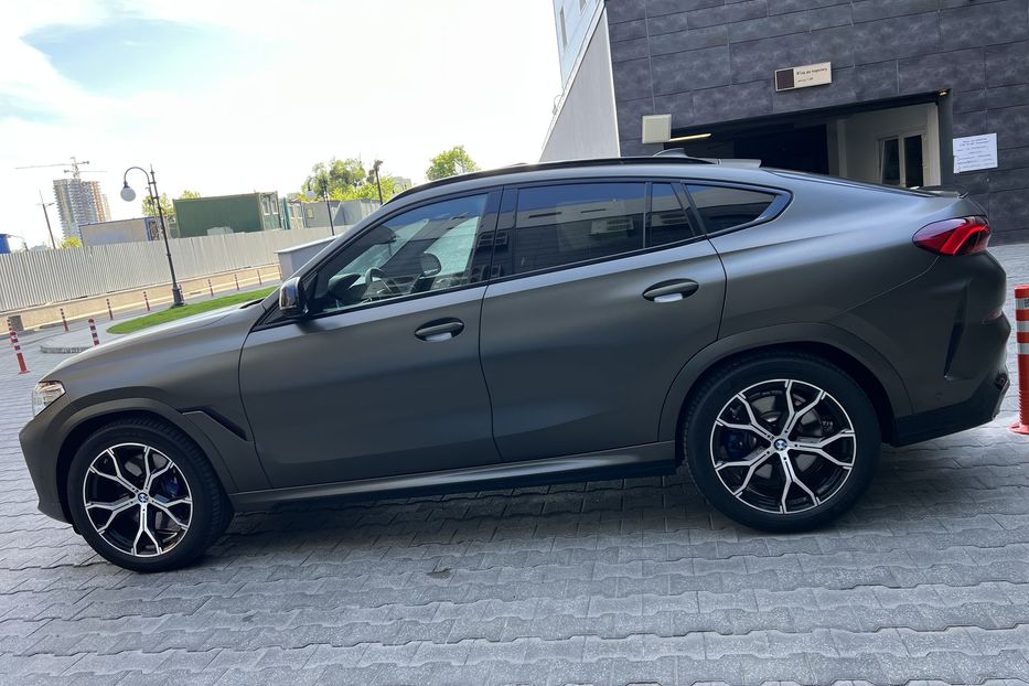 Продам BMW X6 M50D 2020 года в Киеве