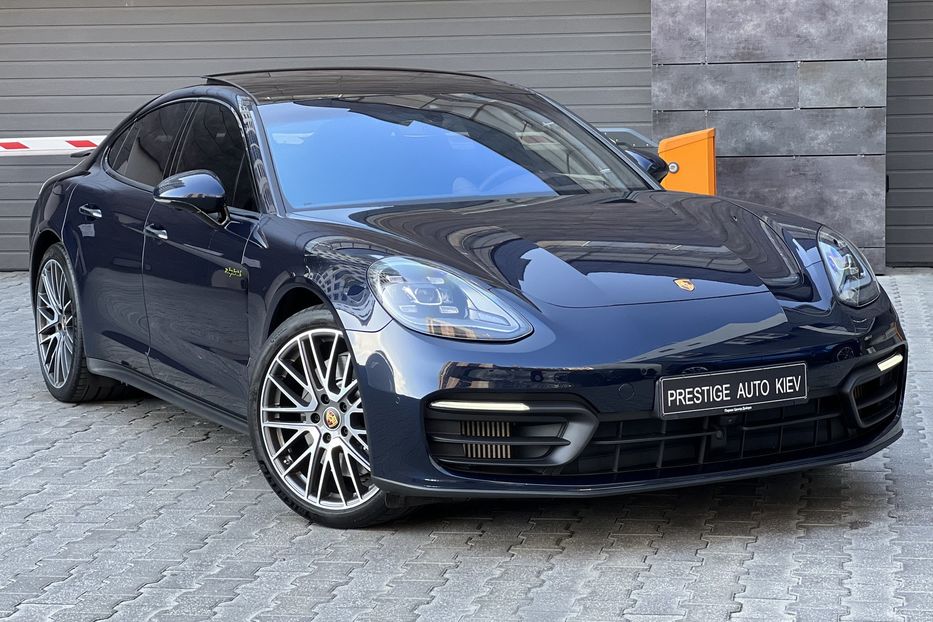 Продам Porsche Panamera HYBRID  2023 года в Киеве