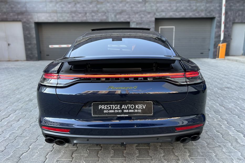 Продам Porsche Panamera HYBRID  2023 года в Киеве