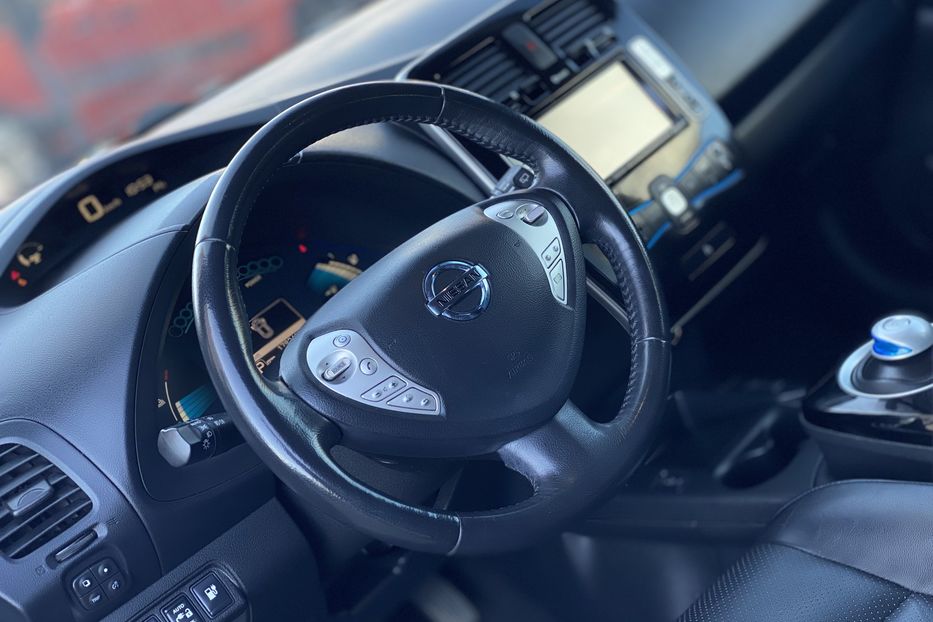 Продам Nissan Leaf 2014 года в Луцке