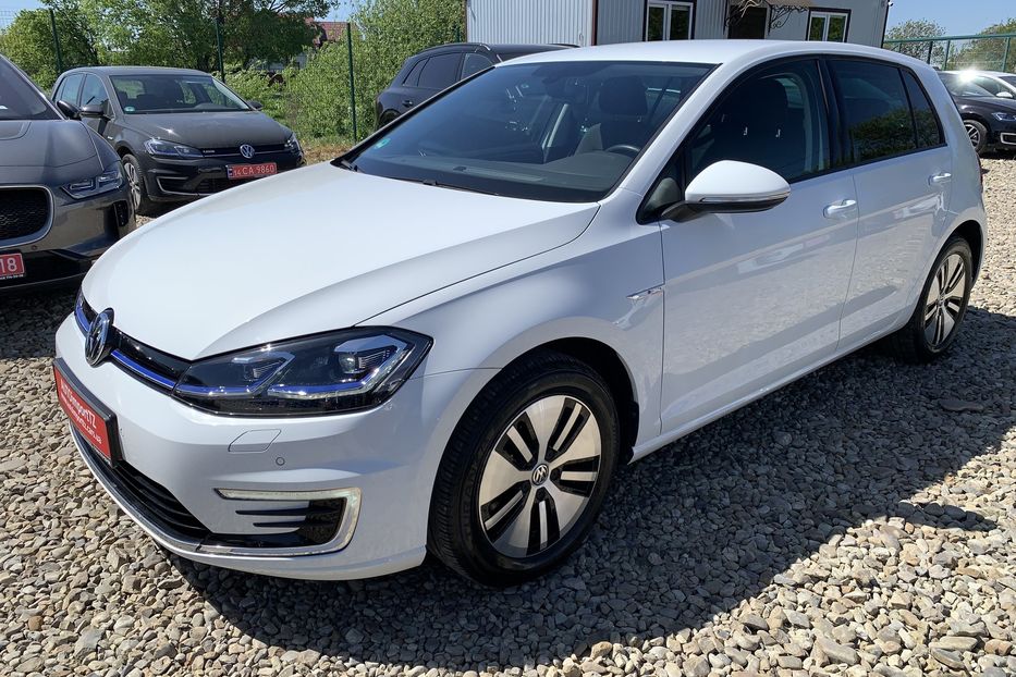 Продам Volkswagen e-Golf 35.8 kWh Підігрів сидінь 2020 года в Львове