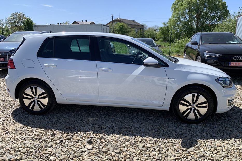 Продам Volkswagen e-Golf 35.8 kWh Підігрів сидінь 2020 года в Львове