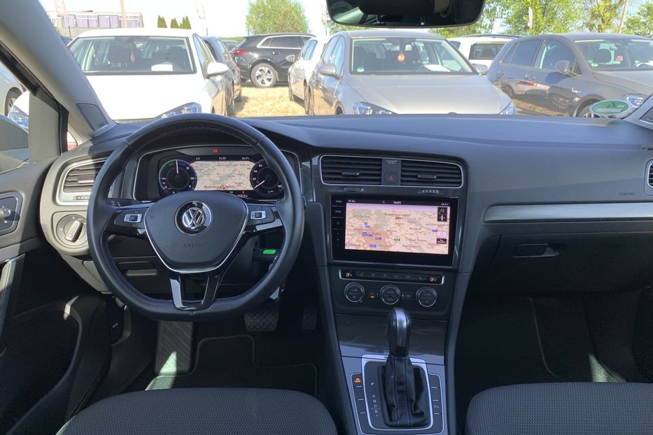 Продам Volkswagen e-Golf DYNAUDIO Камера +Колеса 2020 года в Львове