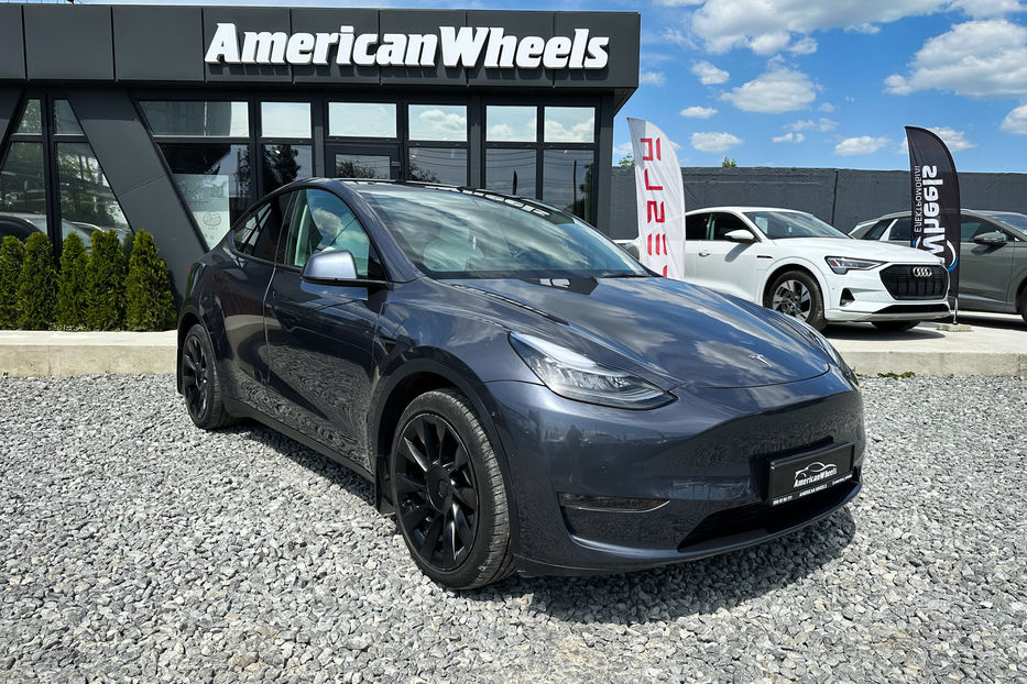 Продам Tesla Model Y LONG RANGE AWD 2021 года в Черновцах