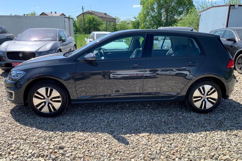 Продам Volkswagen e-Golf 35.8 kWh 100 кВт/136 к.с. 2020 года в Львове