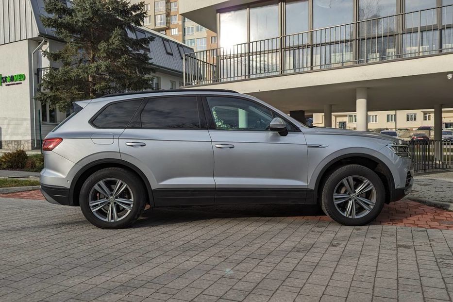 Продам Volkswagen Touareg  3.0 TDI SCR 210kW 2018 года в Львове