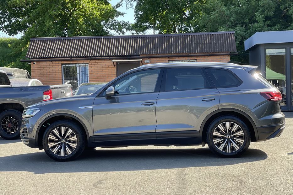 Продам Volkswagen Touareg 2020 года в Киеве