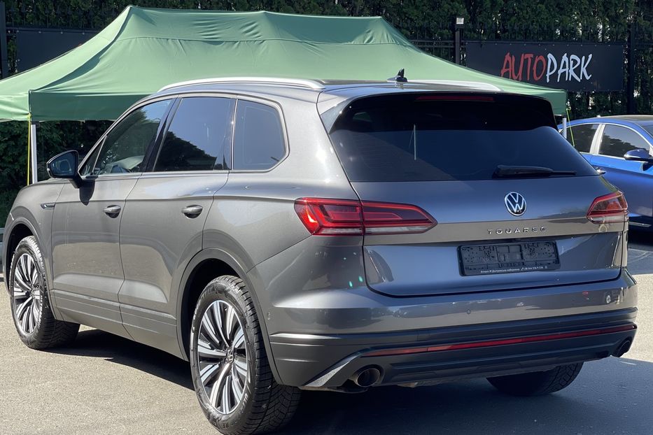 Продам Volkswagen Touareg 2020 года в Киеве