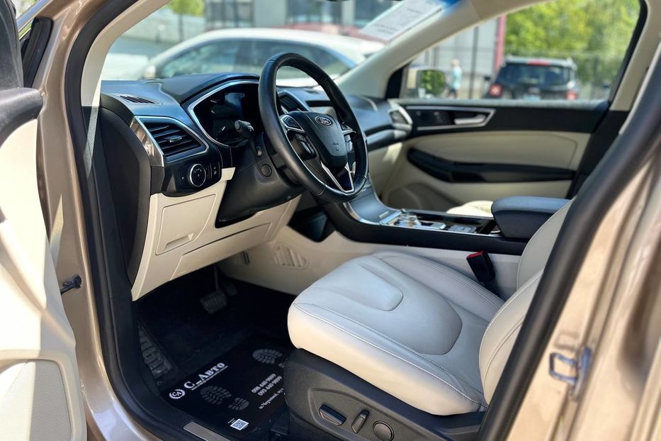 Продам Ford Edge Titanium 2020 года в Черновцах