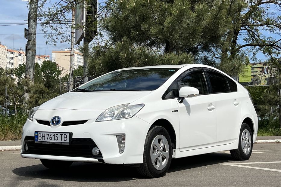 Продам Toyota Prius Hybride 2014 года в Одессе