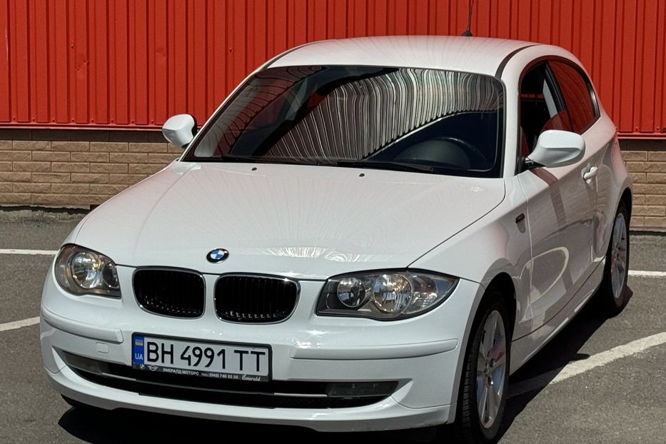 Продам BMW 118 2.0 benzin  2010 года в Одессе