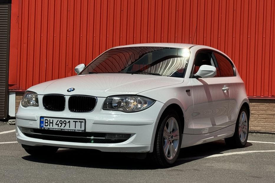 Продам BMW 118 2.0 benzin  2010 года в Одессе