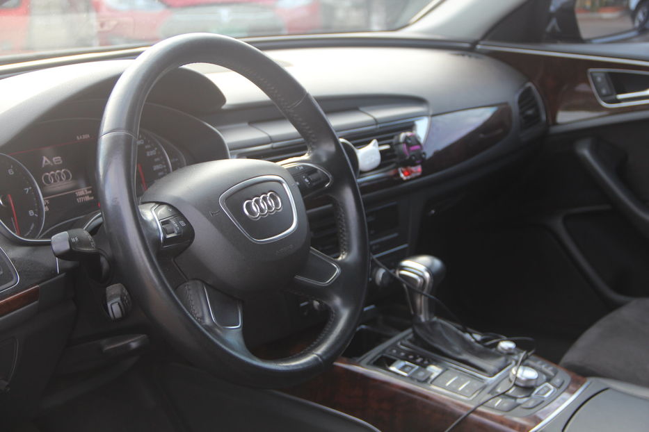Продам Audi A6 2012 года в Одессе