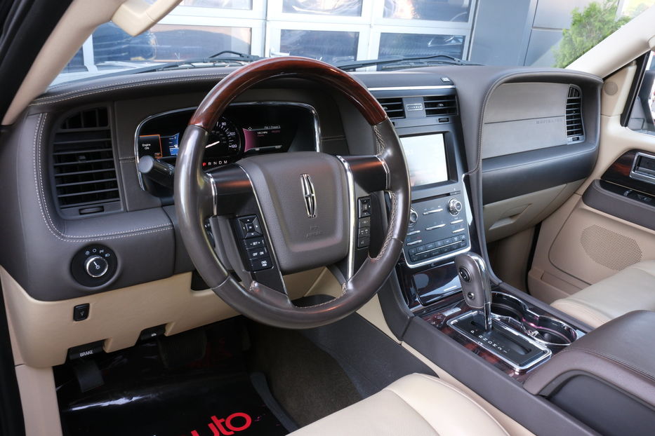 Продам Lincoln Navigator 2016 года в Одессе